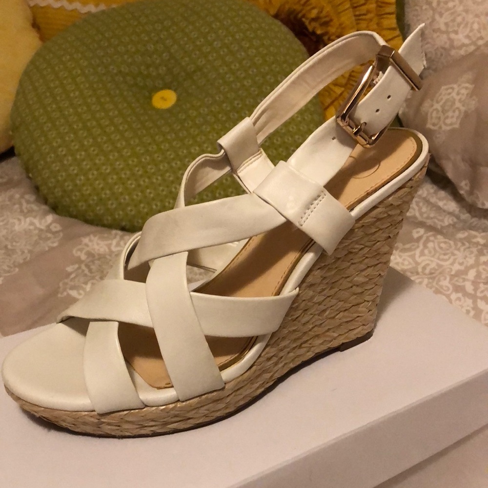 Jessica Simpson Catalina white wedges size 8